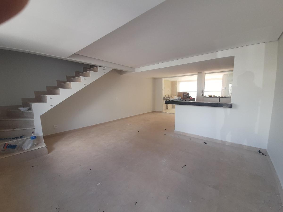 Casa, Esplanada, 3 Quartos, 2 Vagas, 1 Suíte