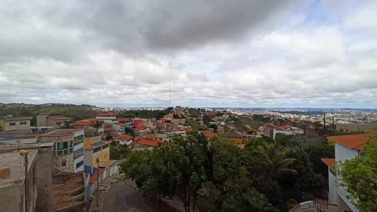 Casa, Jardim Pirineus, 4 Quartos, 5 Vagas, 1 Suíte