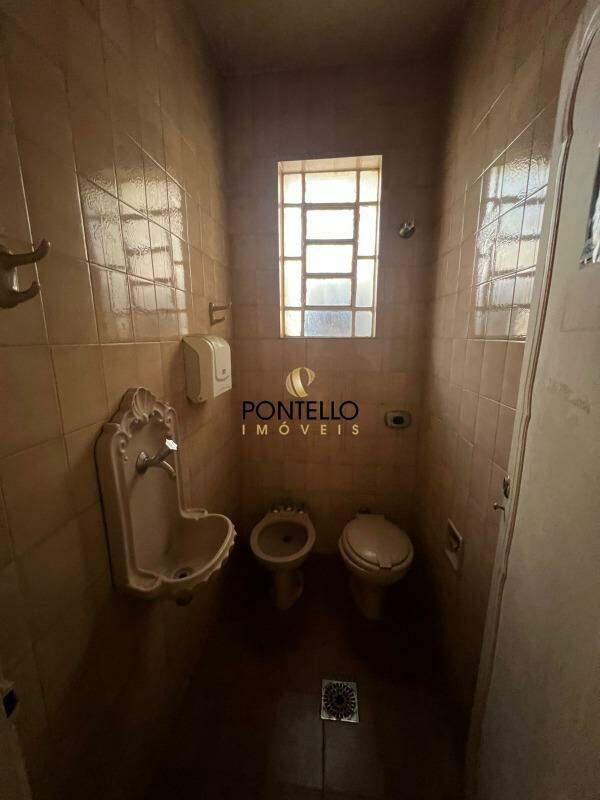 Casa, Centro, 4 Quartos, 2 Vagas, 1 Suíte