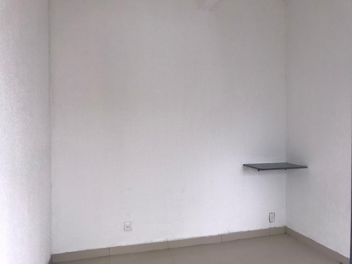 Casa Comercial, Santa Cruz, 2 Quartos, 0 Vaga, 1 Suíte