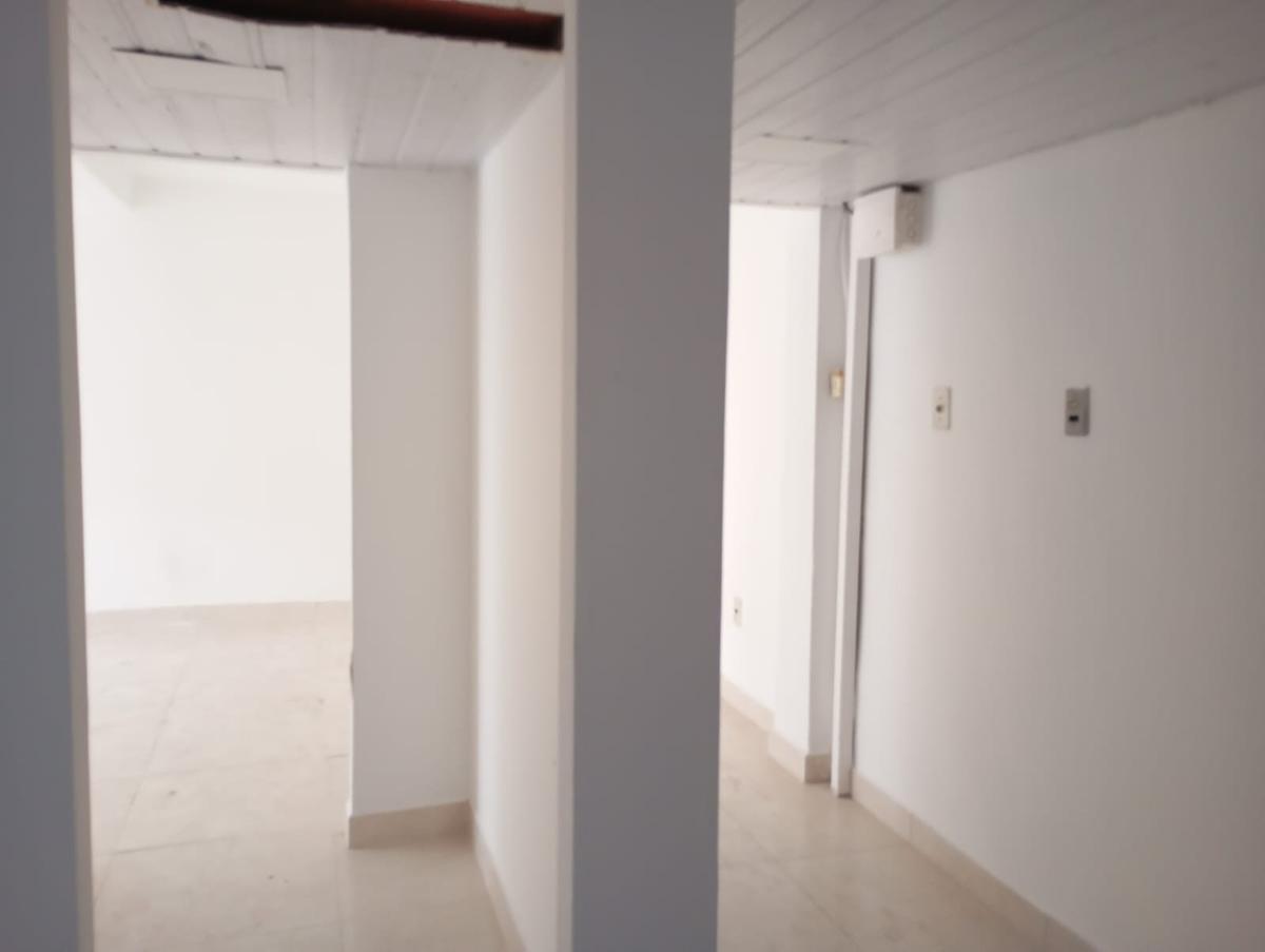 Andar, Centro, 0 Quarto, 0 Vaga