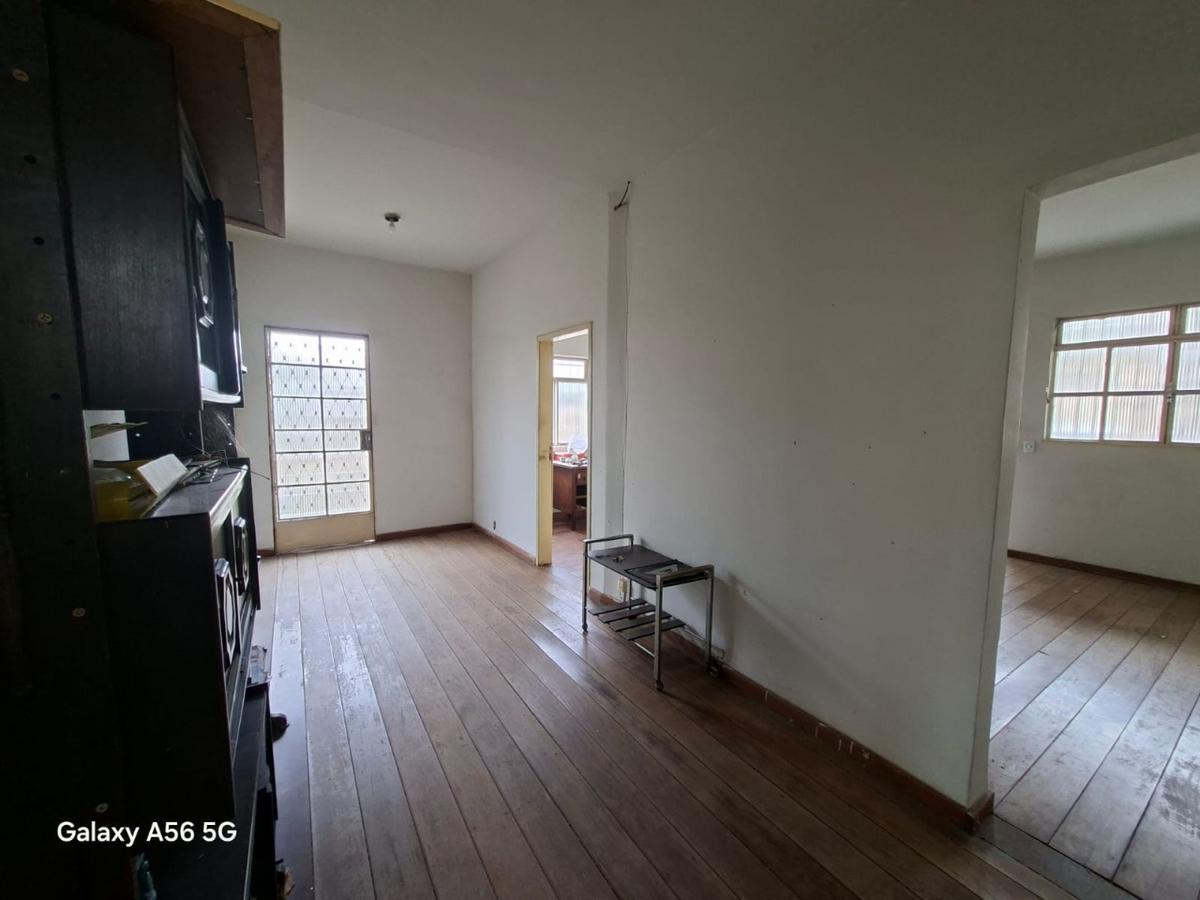 Casa, Esplanada, 4 Quartos, 2 Vagas, 1 Suíte