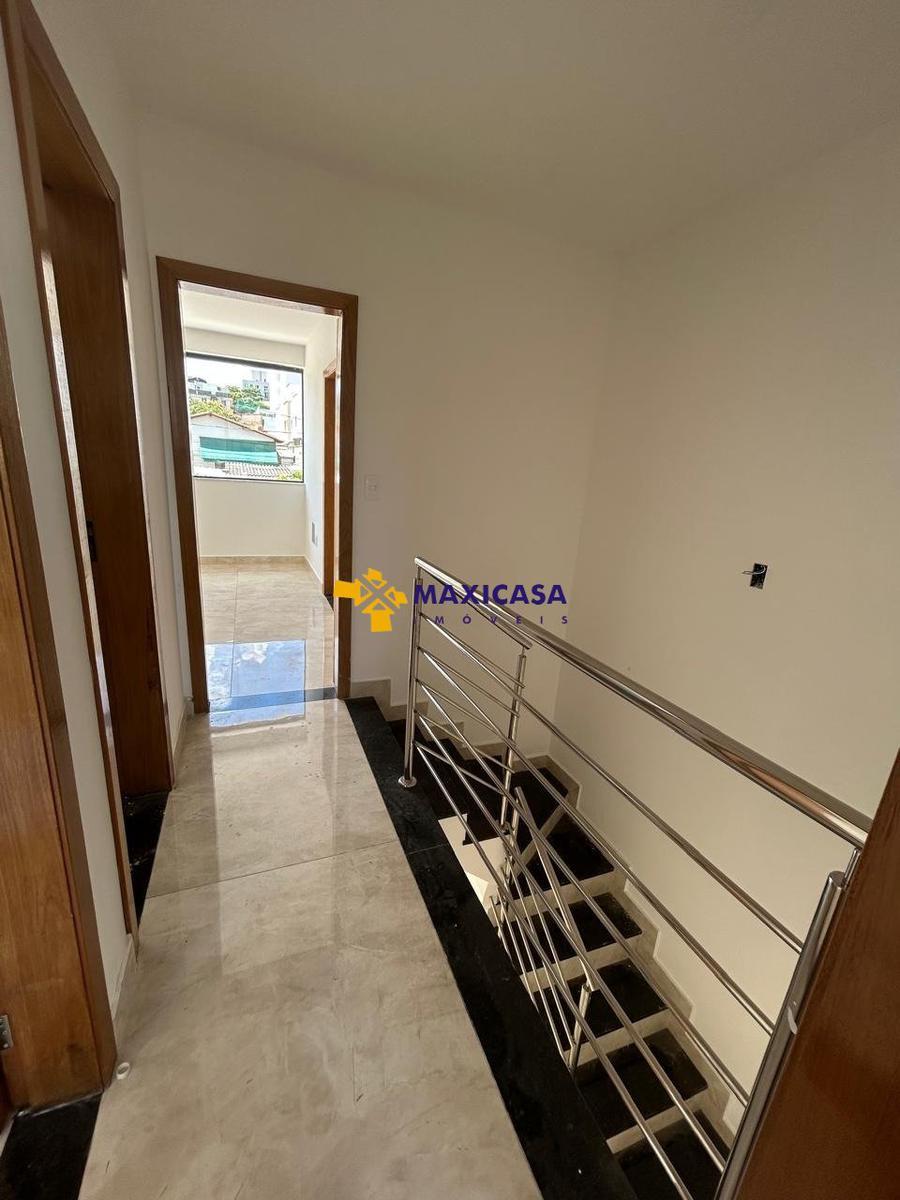 Casa, Santa Branca, 3 Quartos, 4 Vagas, 1 Suíte