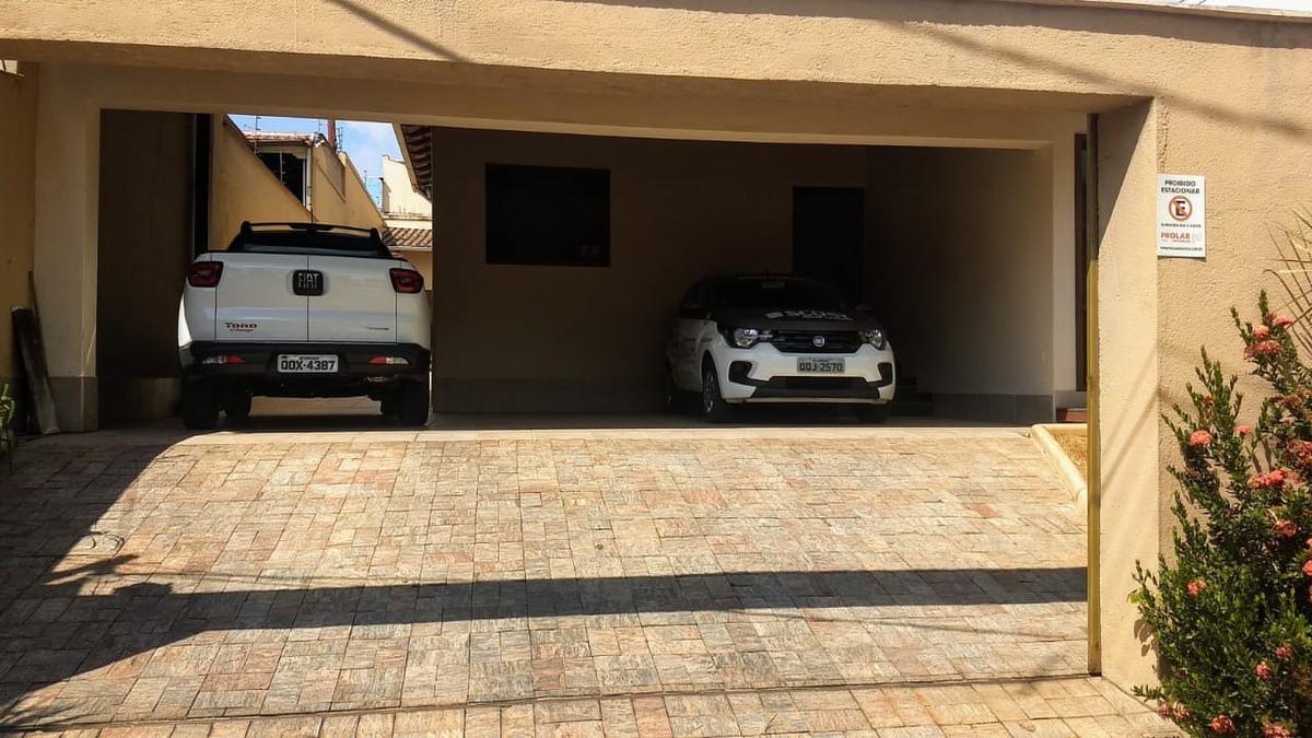 Casa, Castelo, 3 Quartos, 4 Vagas, 1 Suíte