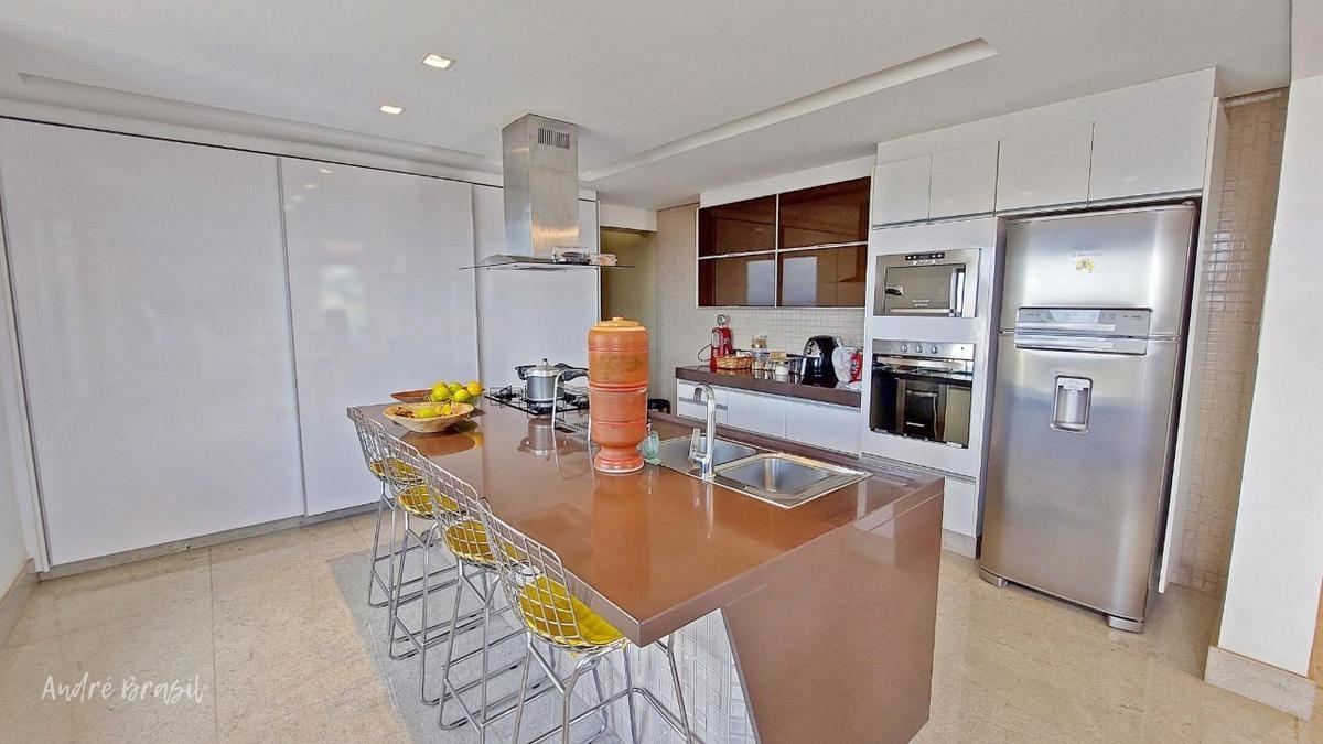 Casa, Comiteco, 4 Quartos, 3 Vagas, 4 Suítes