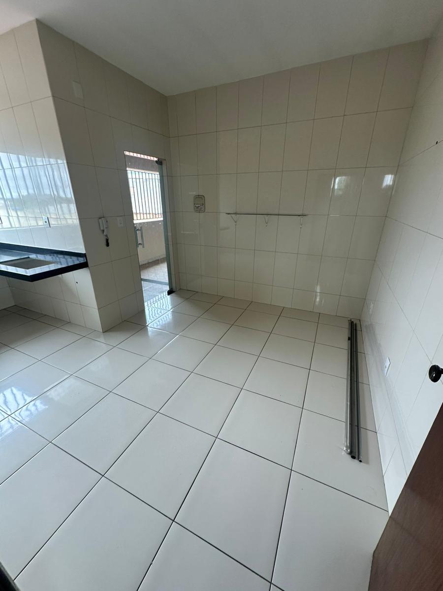 Casa, Parque Turistas, 2 Quartos, 2 Vagas