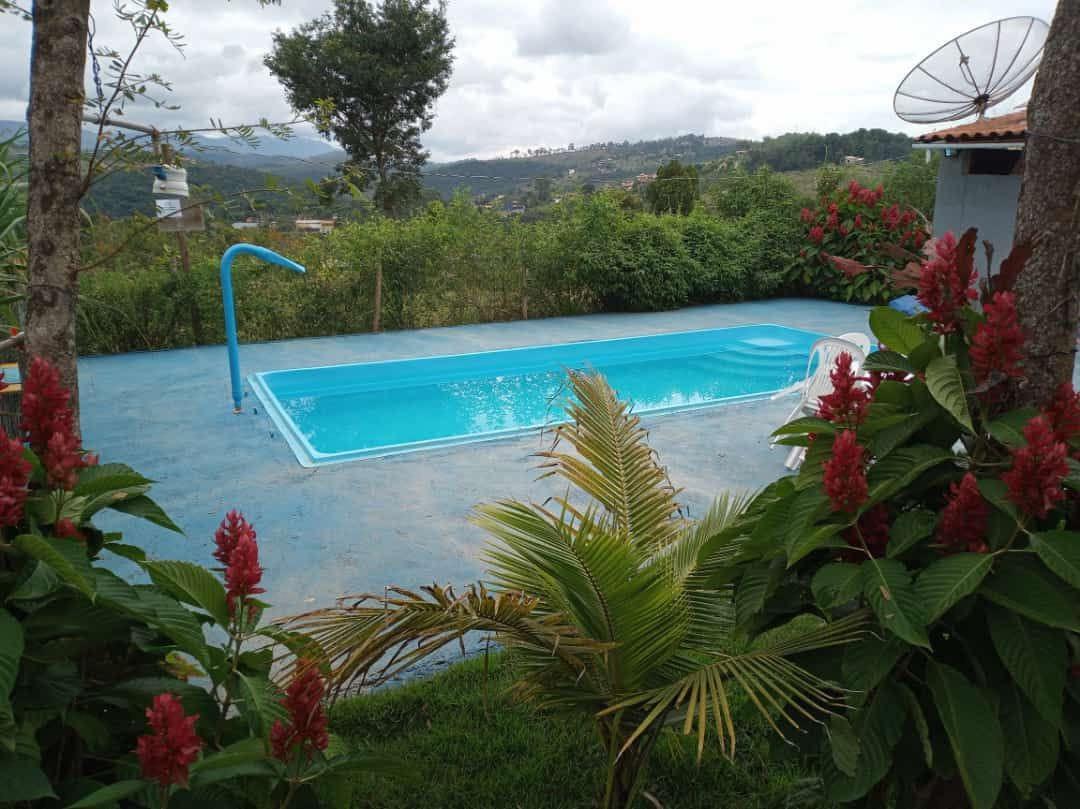 Fazenda, Retiro do Lago, 2 Quartos, 6 Vagas