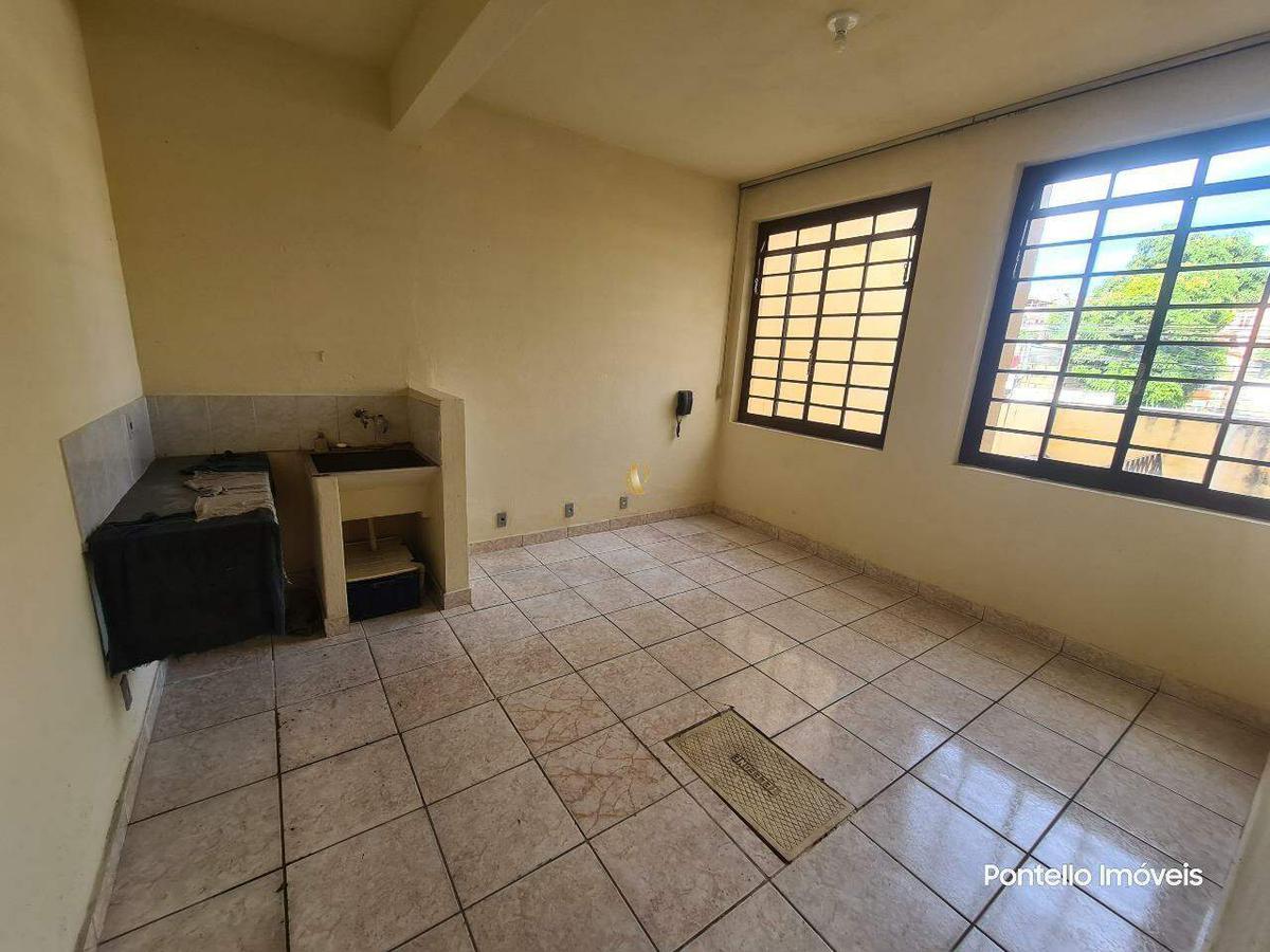 Prédio, Renascença, 8 Quartos, 2 Vagas