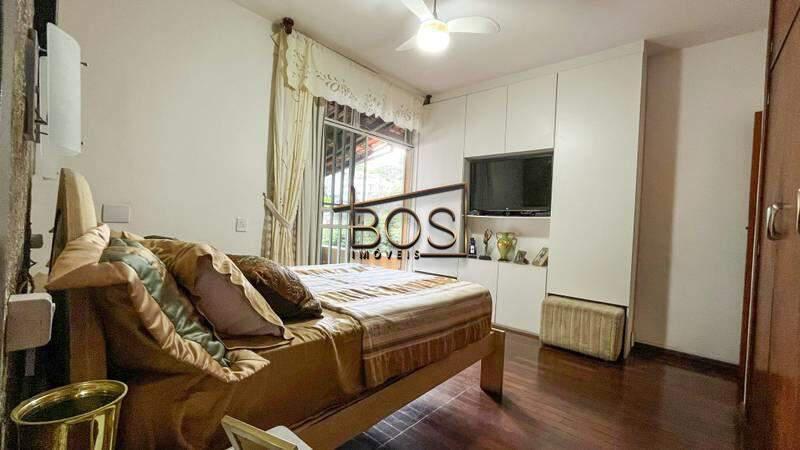 Casa, Serra, 4 Quartos, 2 Vagas, 2 Suítes