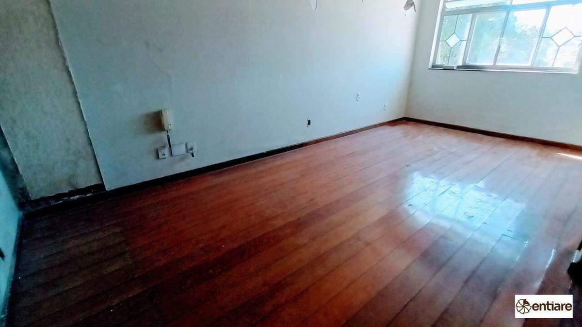 Casa Comercial, Venda Nova, 7 Quartos, 0 Vaga, 1 Suíte