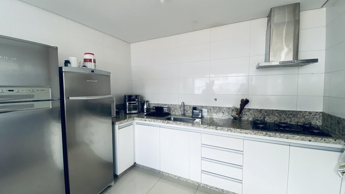 Cobertura, Cabral, 4 Quartos, 2 Vagas, 2 Suítes