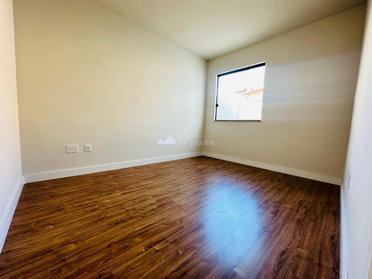 Casa, Floramar, 3 Quartos, 2 Vagas, 1 Suíte