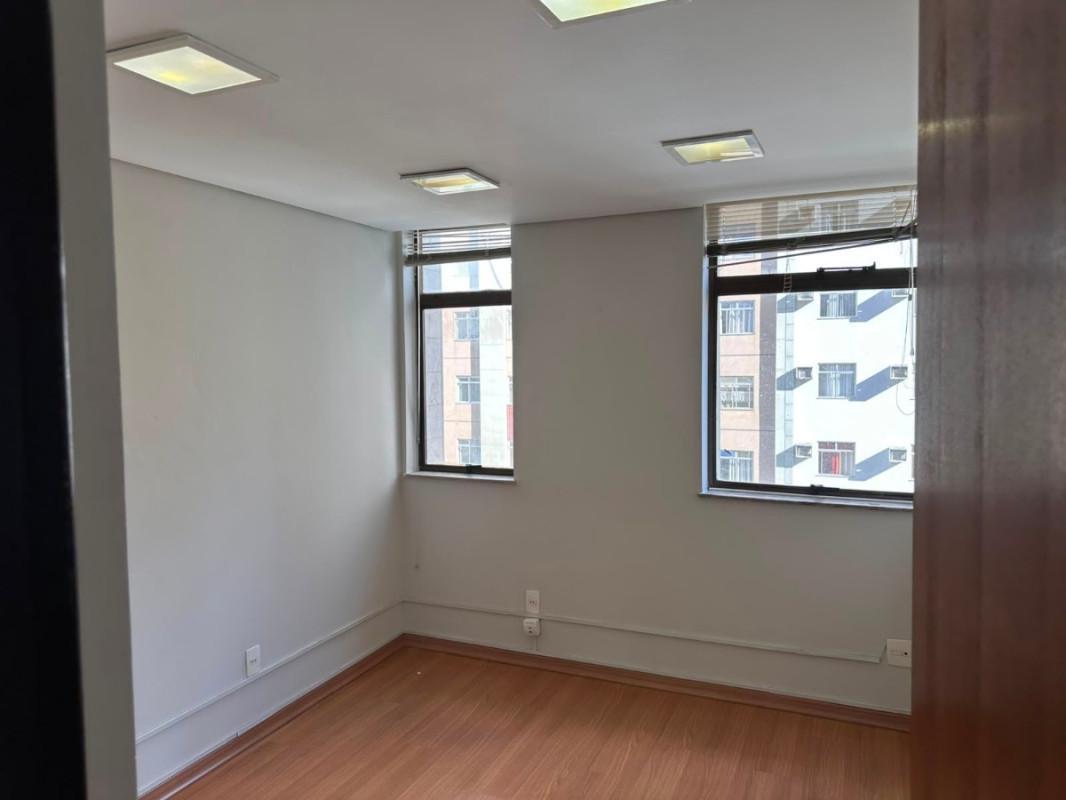Sala, Centro, 0 Quarto, 1 Vaga