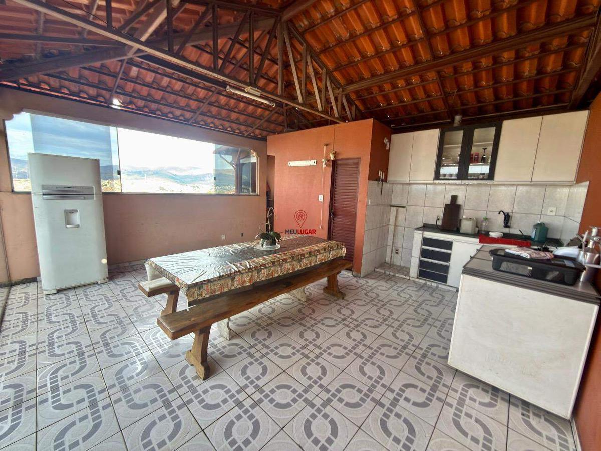 Casa, CDI Jatobá (barreiro), 3 Quartos, 4 Vagas, 1 Suíte