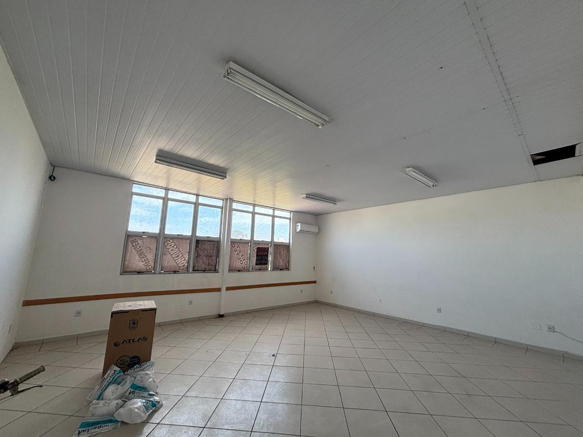 Sala, Venda Nova, 0 Quarto, 0 Vaga