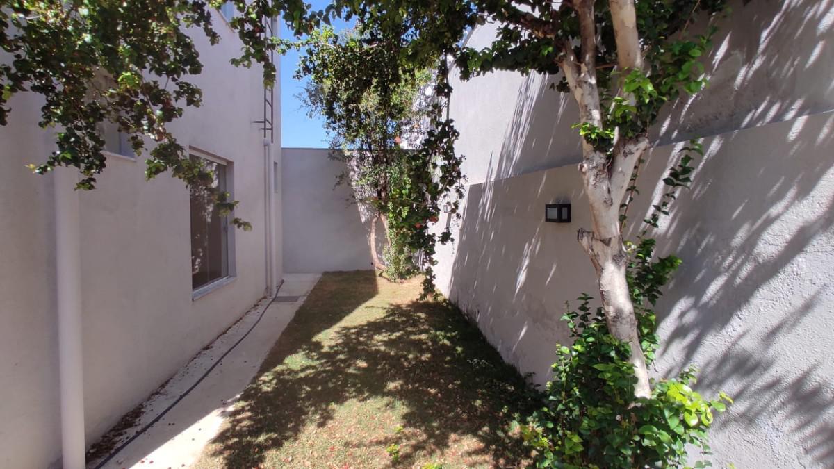 Casa, Santa Rosa, 3 Quartos, 4 Vagas, 1 Suíte