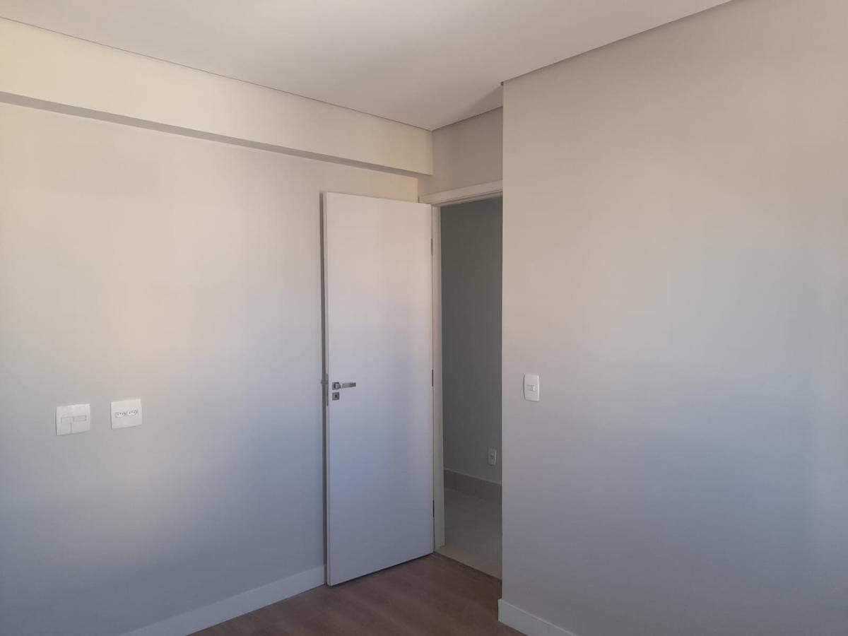 Apartamento, Sagrada Família, 3 Quartos, 2 Vagas, 1 Suíte