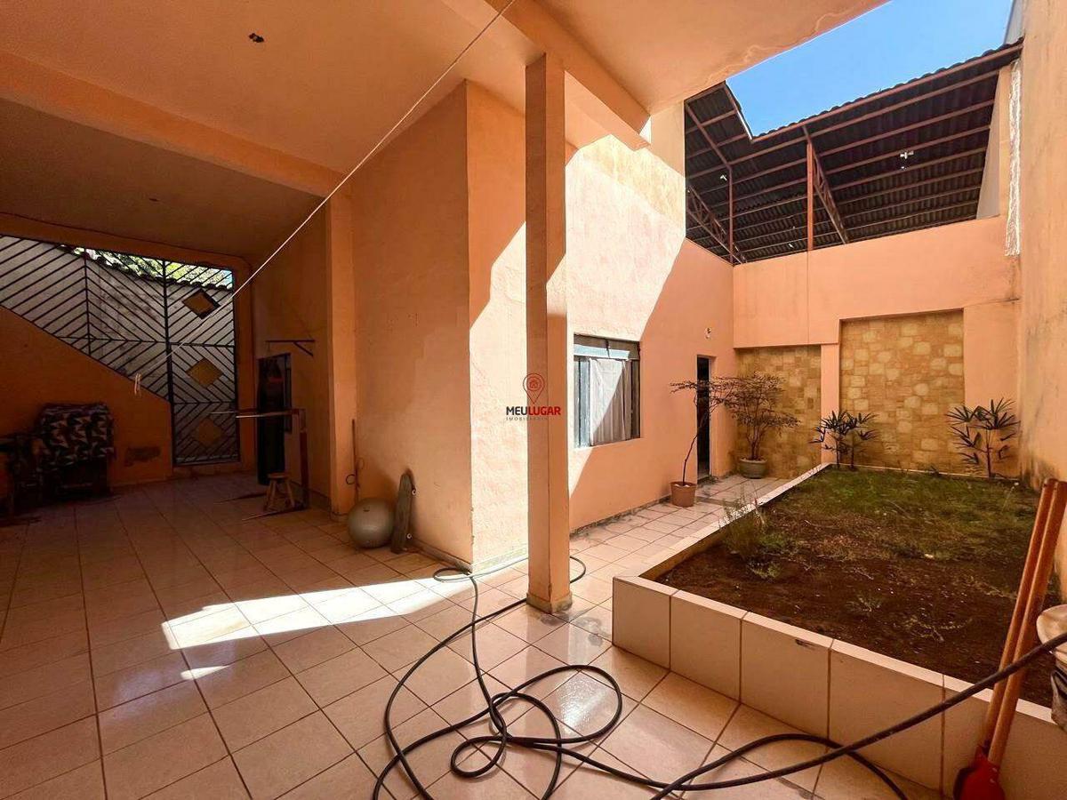 Casa, Barreiro, 3 Quartos, 4 Vagas, 1 Suíte