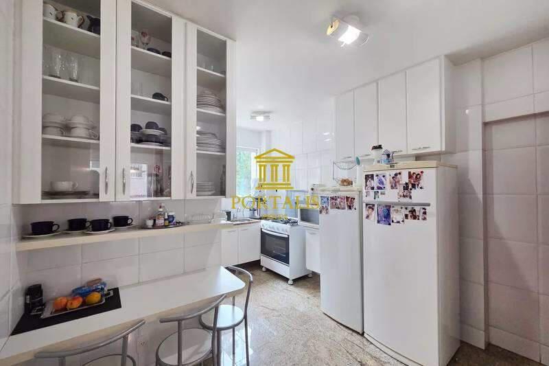 Apartamento, Luxemburgo, 4 Quartos, 3 Vagas, 1 Suíte
