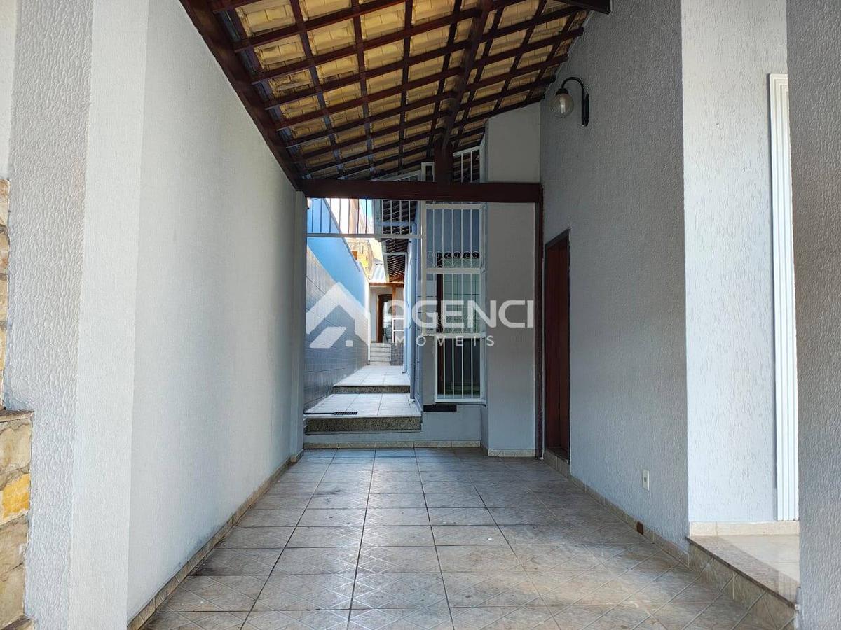 Casa, Santa Mônica, 3 Quartos, 0 Vaga, 1 Suíte