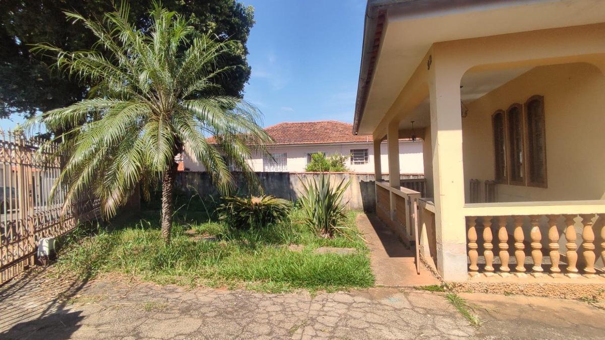 Casa, Centro, 3 Quartos, 8 Vagas, 1 Suíte