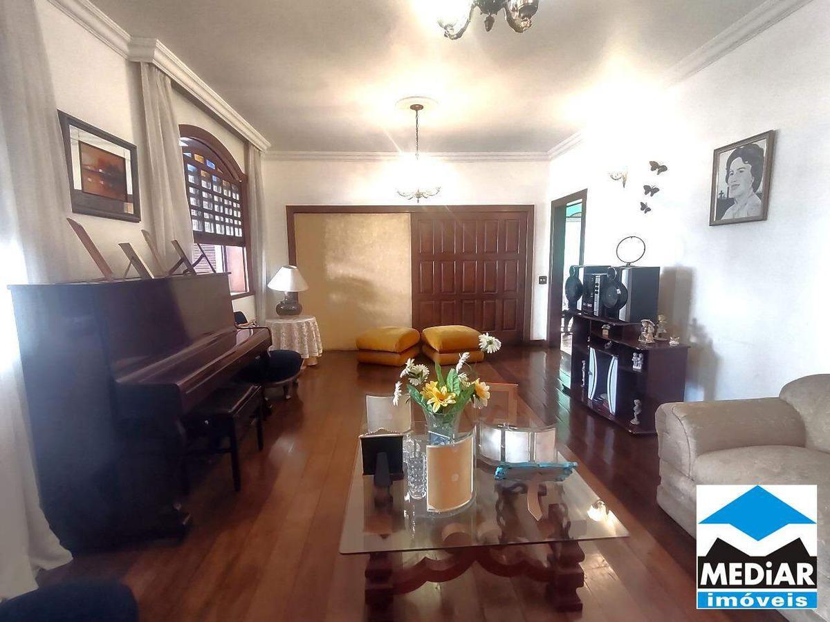 Casa, Colégio Batista, 6 Quartos, 4 Vagas, 1 Suíte