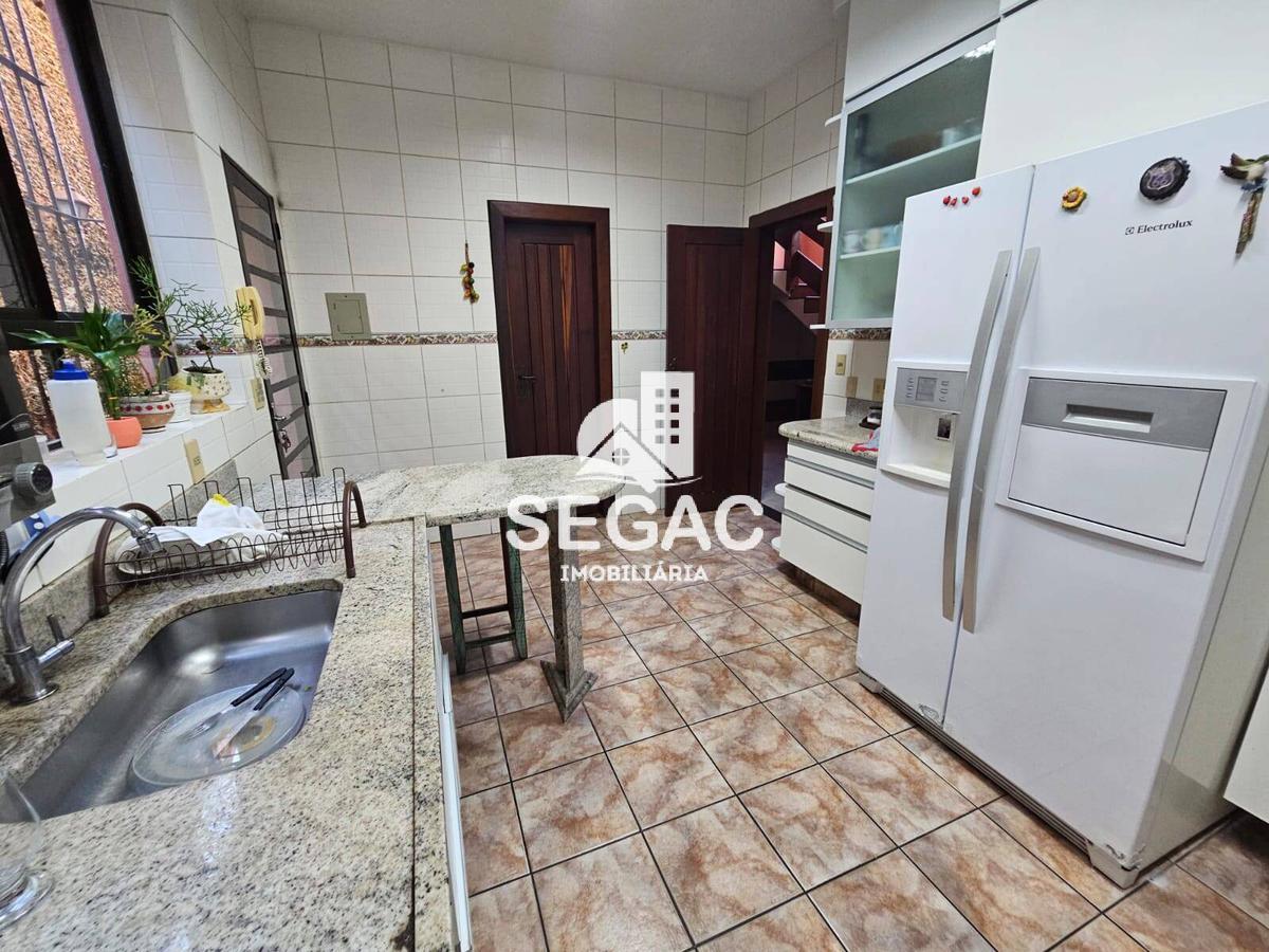 Casa, Nova Suíssa, 3 Quartos, 5 Vagas, 1 Suíte