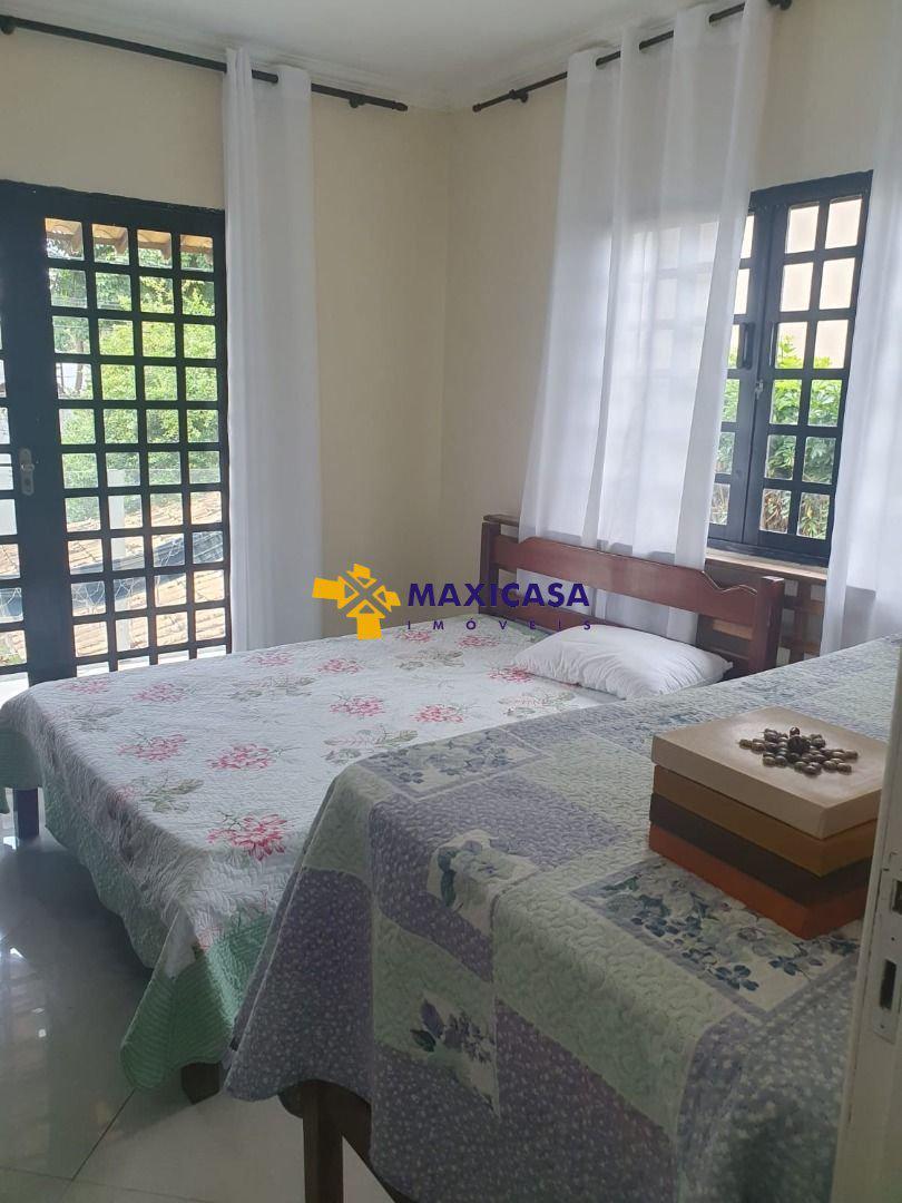 Casa, Trevo, 3 Quartos, 6 Vagas, 1 Suíte