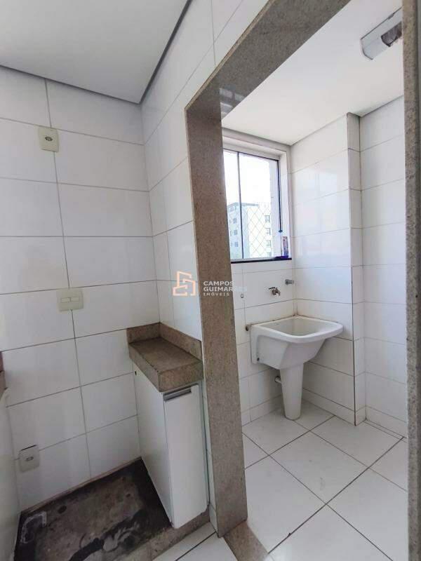 Apartamento, Barreiro, 3 Quartos, 3 Vagas, 1 Suíte