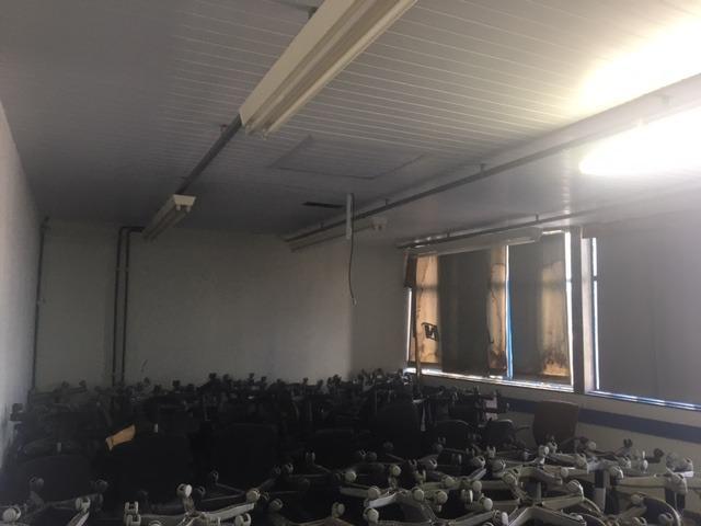 Prédio, Caiçaras, 0 Quarto, 0 Vaga