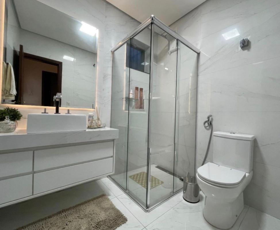 Casa, Milionários, 3 Quartos, 8 Vagas, 1 Suíte