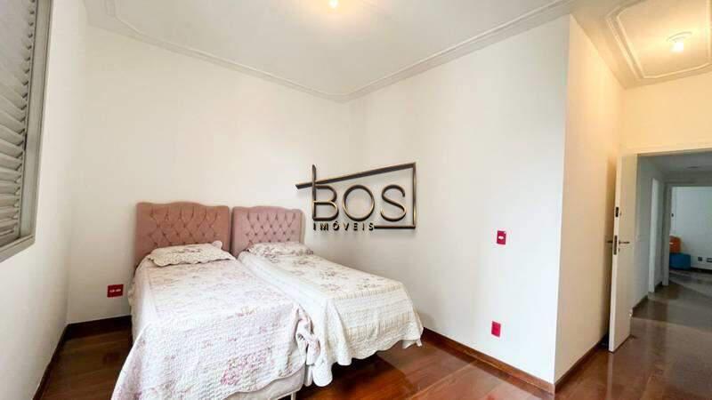 Apartamento, Funcionários, 4 Quartos, 2 Vagas, 1 Suíte