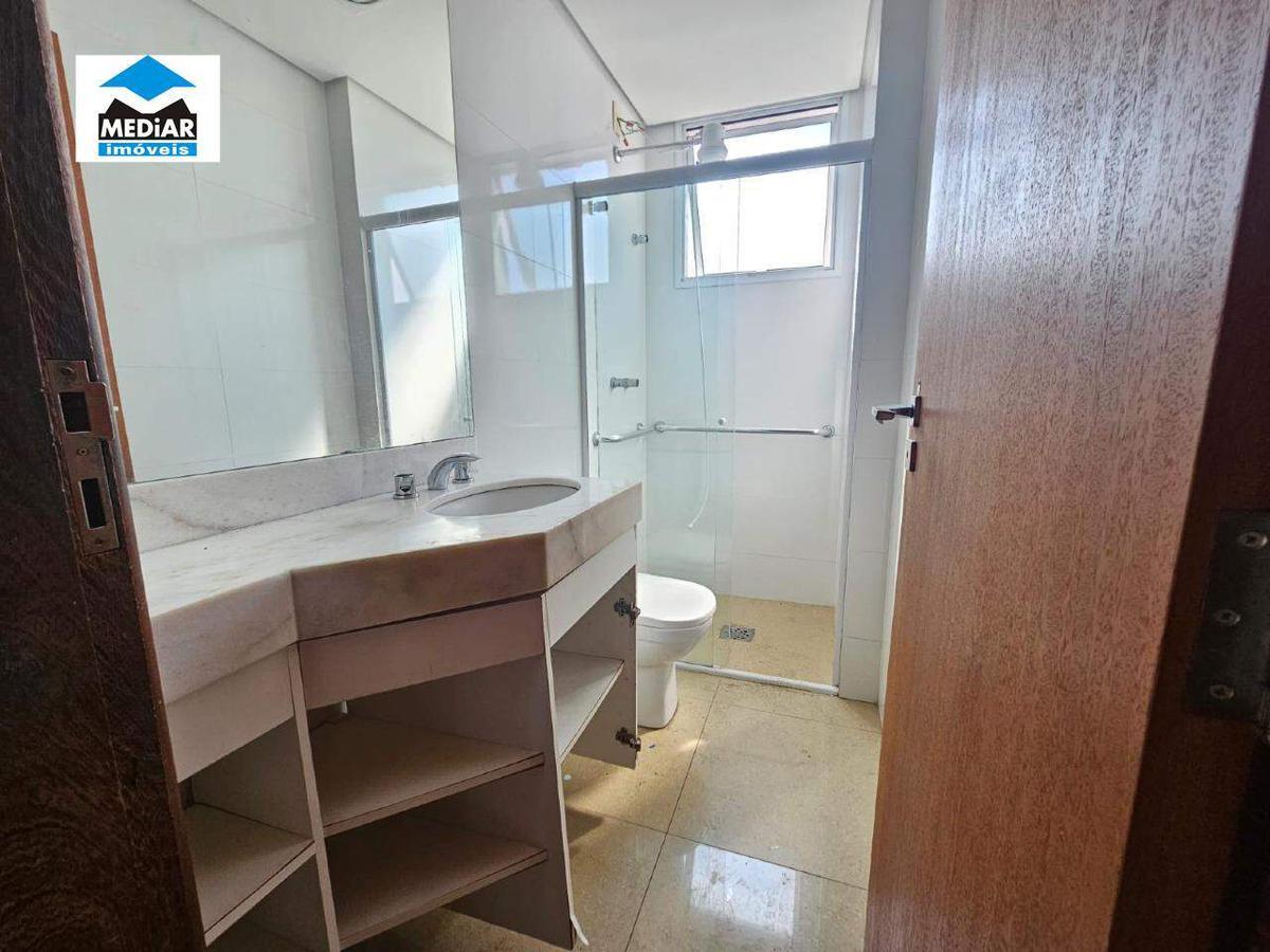 Prédio, Jaraguá, 8 Quartos, 10 Vagas, 4 Suítes