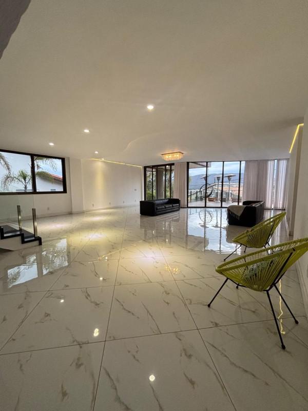 Casa, Alphaville - Lagoa dos Ingleses, 7 Quartos, 8 Vagas, 7 Suítes