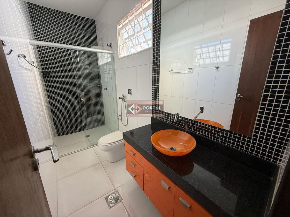 Casa, Itapoã, 3 Quartos, 4 Vagas, 1 Suíte