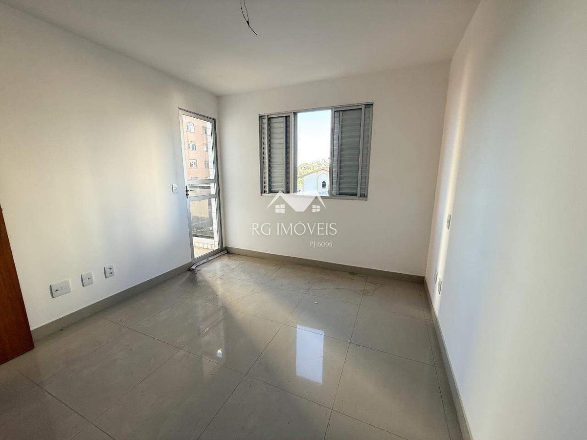 Apartamento, Barreiro, 3 Quartos, 2 Vagas, 1 Suíte