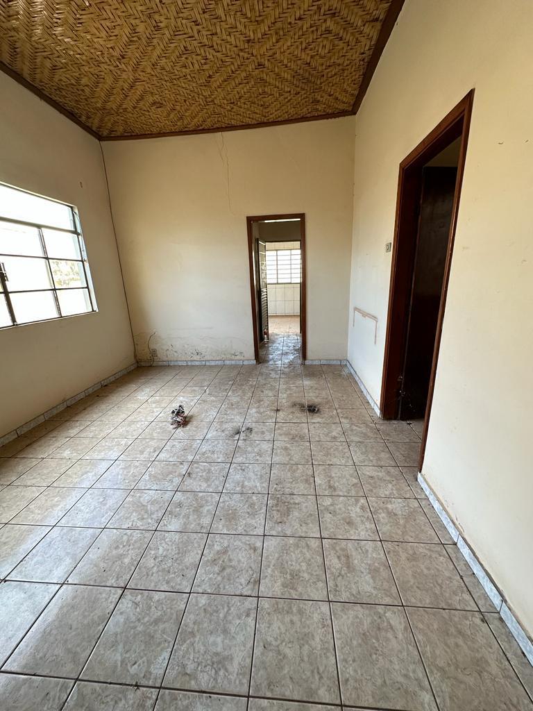 Casa, Centro, 4 Quartos, 0 Vaga