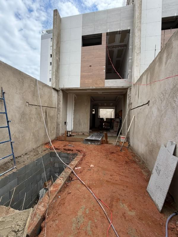 Casa, Manacás, 2 Quartos, 1 Vaga, 2 Suítes