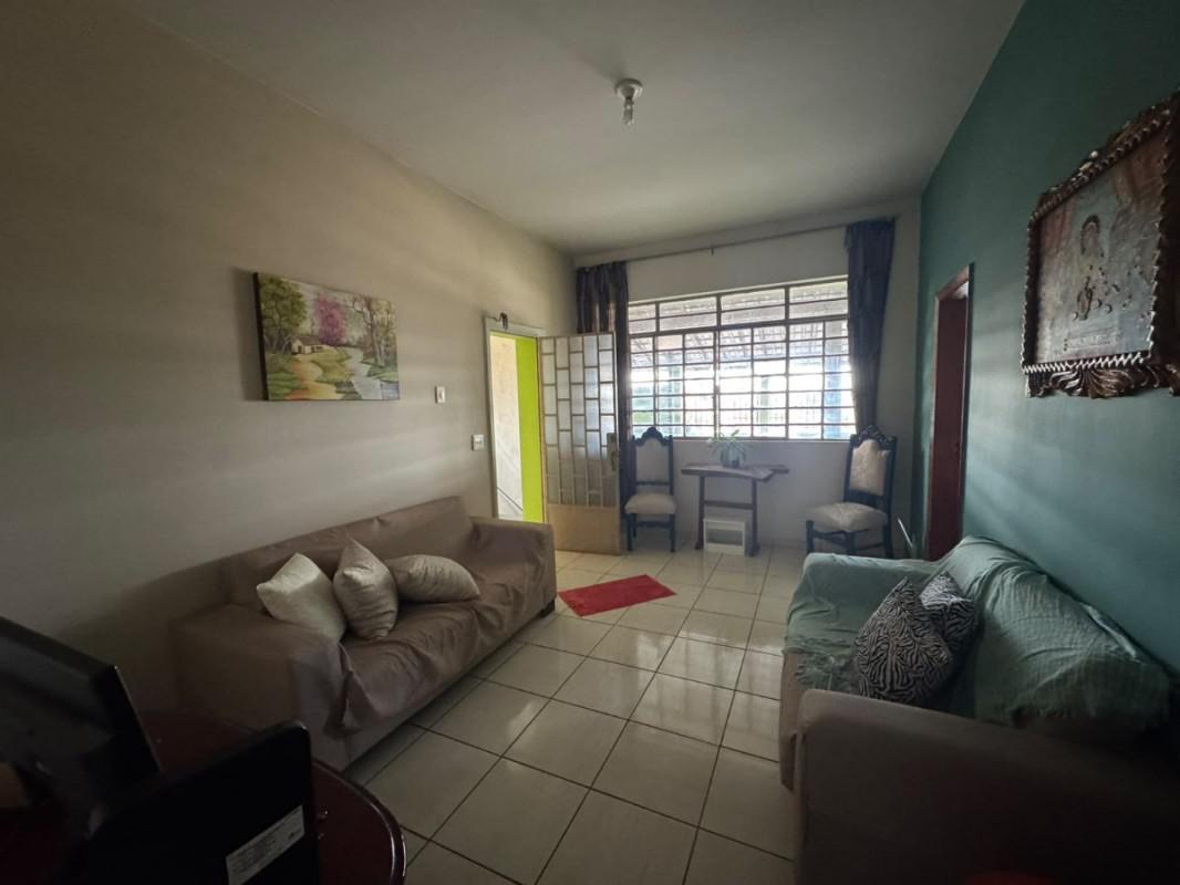 Casa, Concórdia, 4 Quartos, 2 Vagas, 1 Suíte