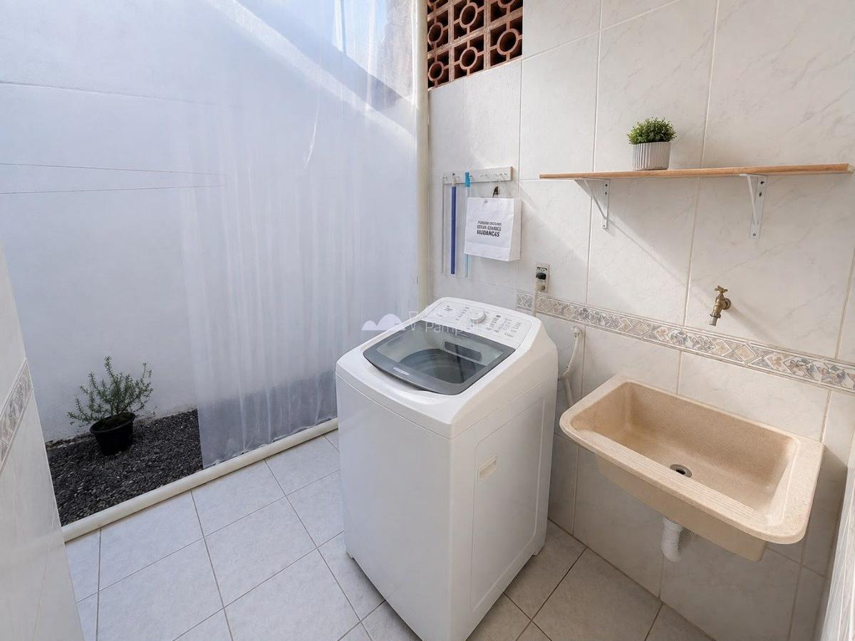 Casa, Santa Mônica, 2 Quartos, 1 Vaga
