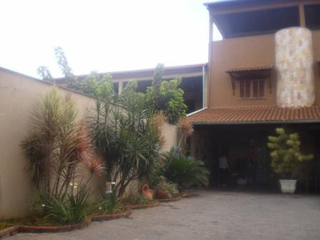 Casa, Santa Terezinha, 3 Quartos, 8 Vagas, 1 Suíte