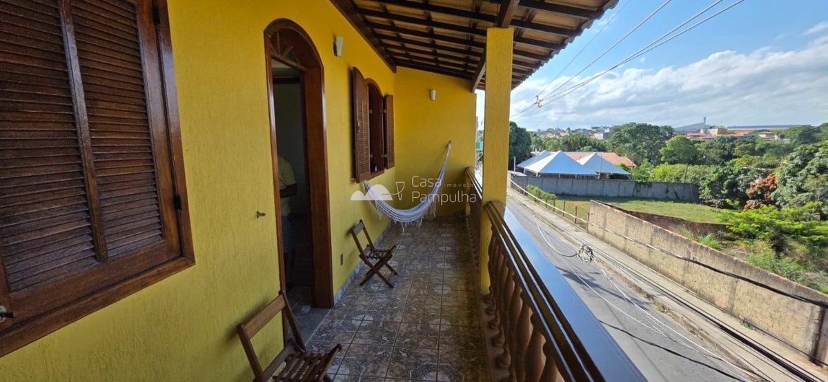 Casa, Trevo, 4 Quartos, 2 Vagas, 1 Suíte