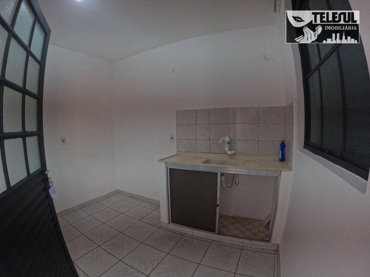 Casa, Centro, 1 Quarto, 0 Vaga