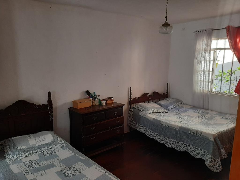 Casa, Centro, 4 Quartos, 0 Vaga, 1 Suíte