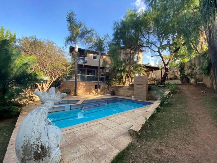 Casa, Trevo, 4 Quartos, 5 Vagas, 2 Suítes