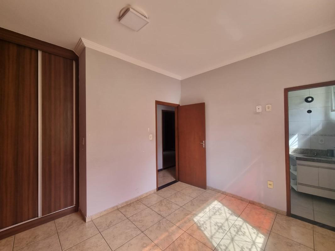 Casa, Jardim Riacho das Pedras, 5 Quartos, 7 Vagas, 1 Suíte