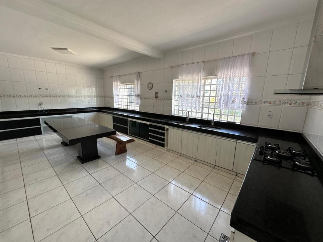 Casa, Chácaras Reunidas Santa Terezinha, 6 Quartos, 20 Vagas, 5 Suítes