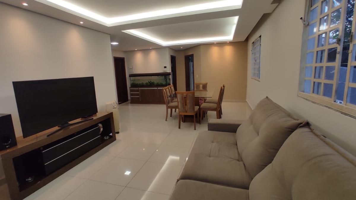 Casa, Cabral, 4 Quartos, 10 Vagas, 1 Suíte