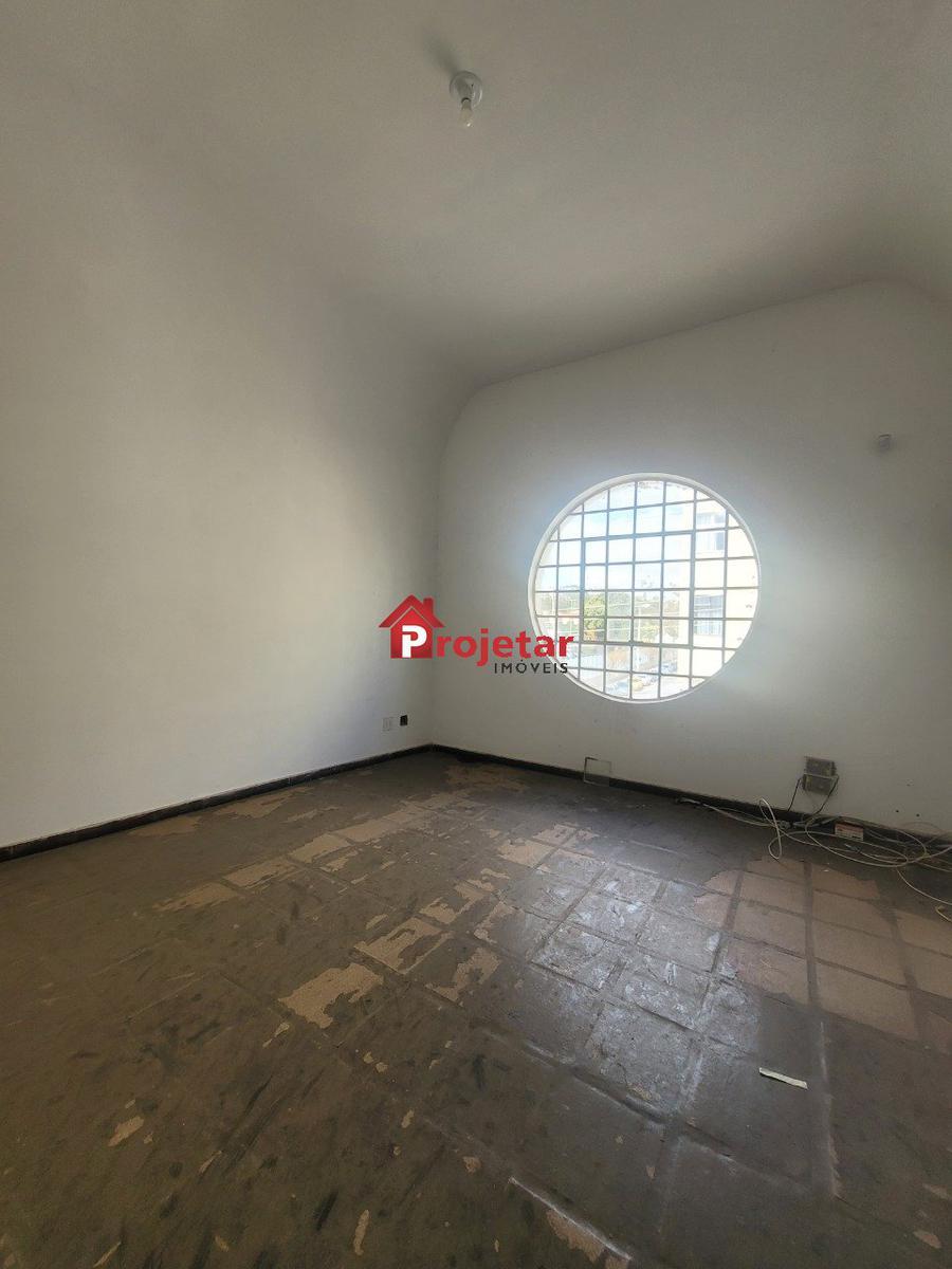 Galpão, Nova Floresta, 0 Quarto, 20 Vagas