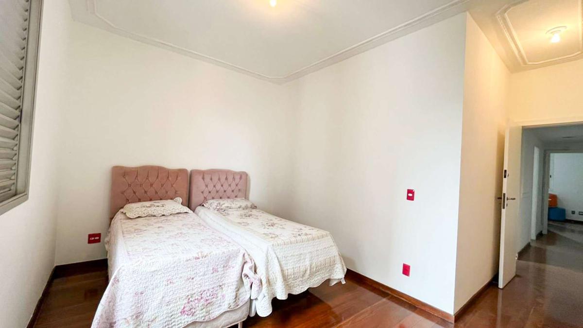 Apartamento, Funcionários, 4 Quartos, 2 Vagas, 1 Suíte